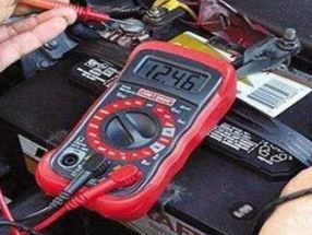 帕萨特电瓶怎么卸下来?-有驾 帕萨特电瓶怎么卸下来?-有驾