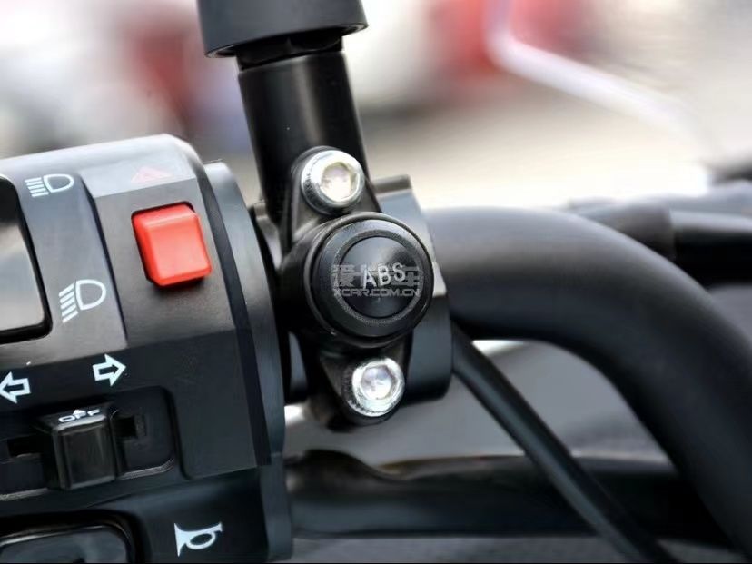 春风150nk双闪怎么开？-有驾