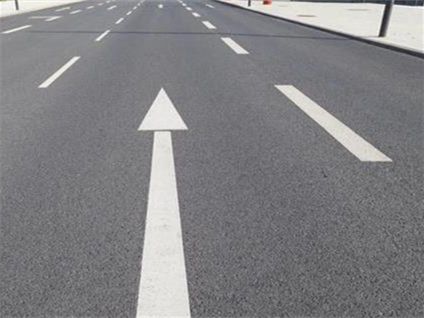 开车怎样提前选择正确的车道?-有驾