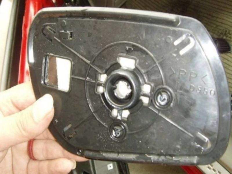 汽车的倒车镜该怎样拆卸?-有驾