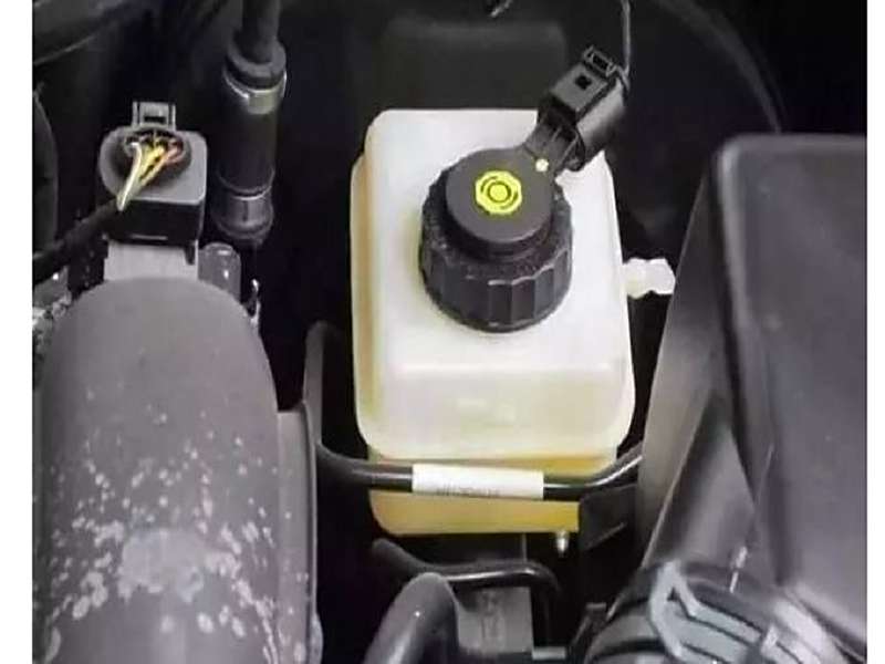 刹车油里加了水怎么办?-有驾 刹车油里加了水怎么办?-有驾