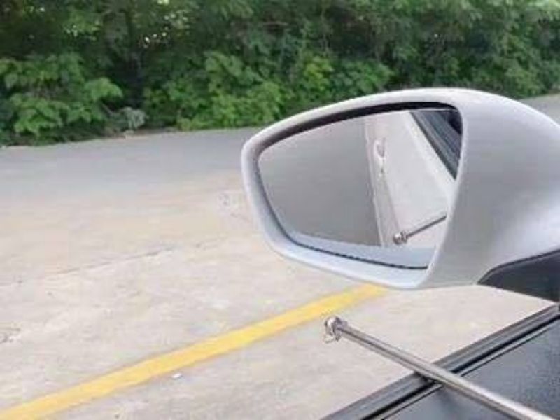 汽车倒车应该怎样看后视镜？-有驾