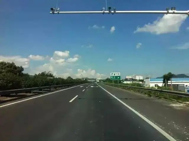 高速公路两车道最左侧车道最低速度是多少?-有驾 高速公路两车道最左侧车道最低速度是多少?-有驾