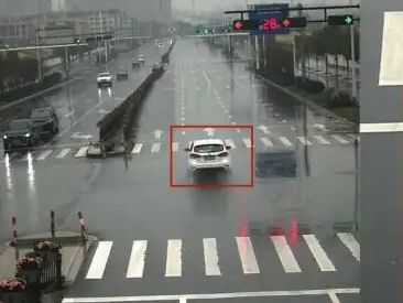红灯时汽车停在对面斑马线上算闯红灯吗?-有驾 红灯时汽车停在对面斑马线上算闯红灯吗?-有驾