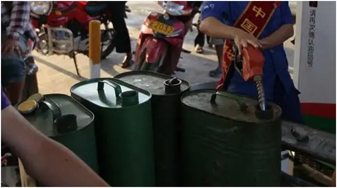 自带油桶可以去加油站加油吗-有驾 自带油桶可以去加油站加油吗-有驾