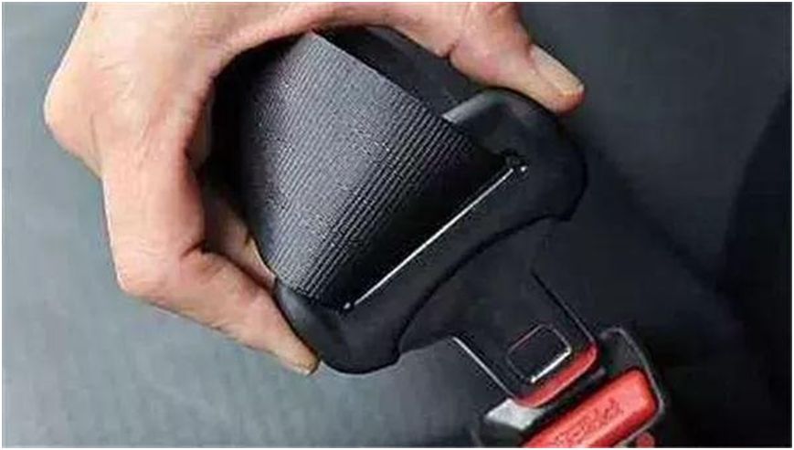 安全带卡扣插不进去-有驾