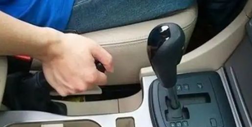 教练车如何打火-有驾