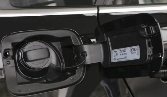 奥迪a4加油按钮在哪-有驾