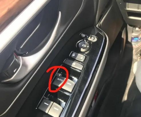 车上的auto是什么意思-有驾