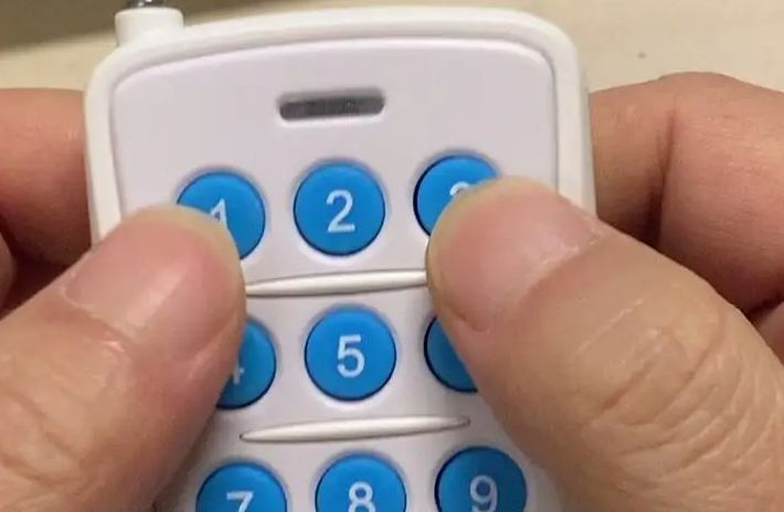 配的遥控器怎么配对-有驾