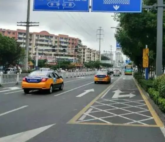 路口中央网状线是什么-有驾 路口中央网状线是什么-有驾