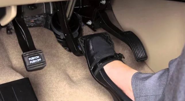 脚刹是什么制动-有驾