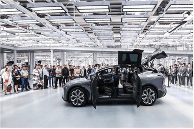 一个括号中间一竖是什么车标-有驾