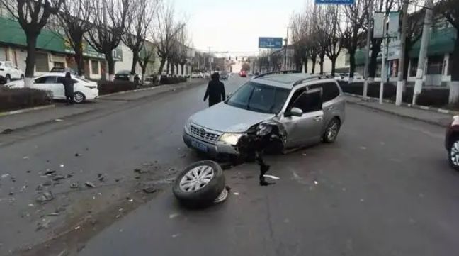 汽车什么情况下打双闪-有驾