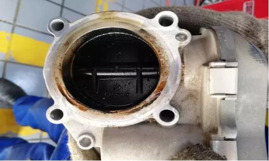 摩托车油门拧到底速度上不去-有驾