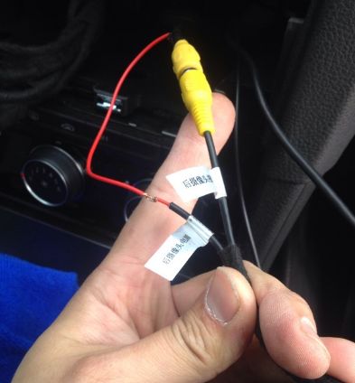 车子倒车影像无信号怎么回事-有驾