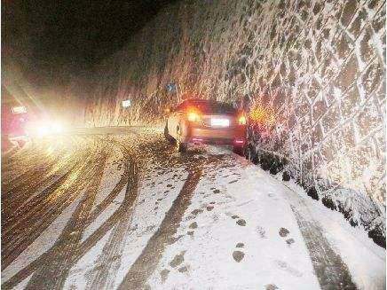 驾驶汽车在冰雪路面上怎样行车-有驾