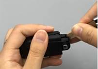 汽车钥匙换电池后按键灯不亮-有驾