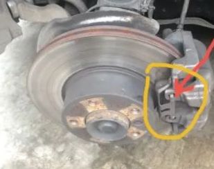 汽车刹车松紧调节-有驾