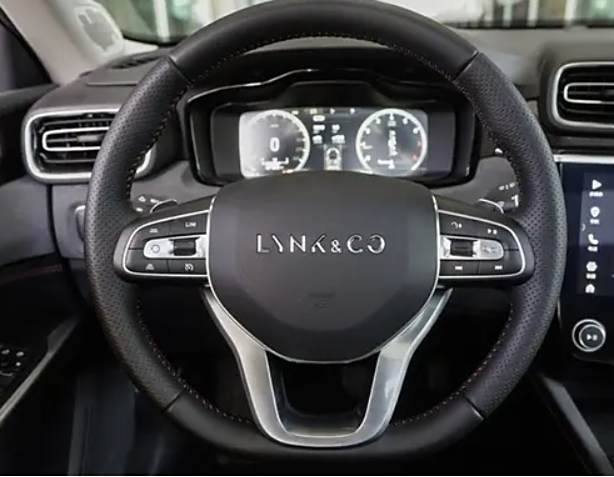 方向盘中间一排英文是什么车-有驾 方向盘中间一排英文是什么车-有驾