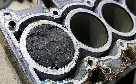 排气系统故障灯亮了还能开吗-有驾 排气系统故障灯亮了还能开吗-有驾