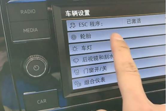 胎压故障灯亮了是什么原因？-有驾