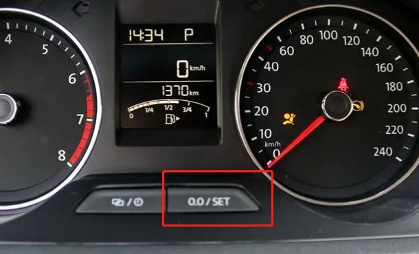 大众车仪表盘显示扳手-有驾 大众车仪表盘显示扳手-有驾