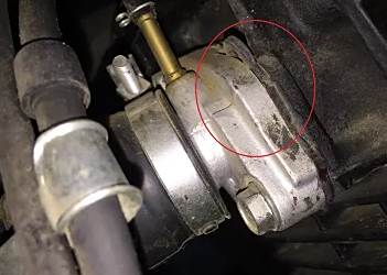 摩托车轻微漏机油问题大吗-有驾 摩托车轻微漏机油问题大吗-有驾