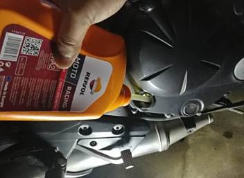 摩托车轻微漏机油问题大吗-有驾 摩托车轻微漏机油问题大吗-有驾