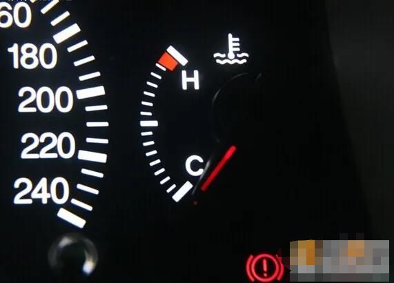 自动挡猛加油冒大量白烟-有驾 自动挡猛加油冒大量白烟-有驾