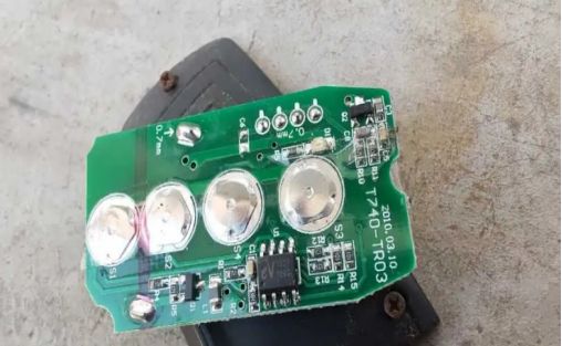 电动车遥控器有电但是按了没反应-有驾