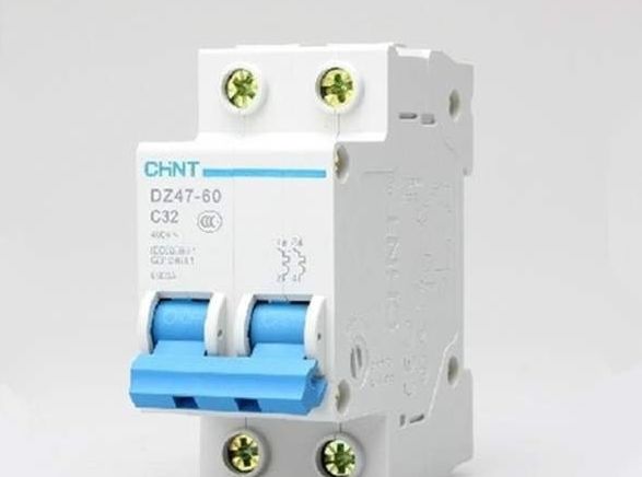 新能源汽车插上充电枪没有反应-有驾