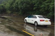 下雨天可以去驾校练车吗-有驾