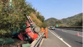 高速公路紧急情况避险处理原则是什么-有驾 高速公路紧急情况避险处理原则是什么-有驾