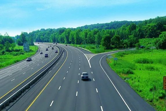 高速公路为什么是左进右出-有驾 高速公路为什么是左进右出-有驾