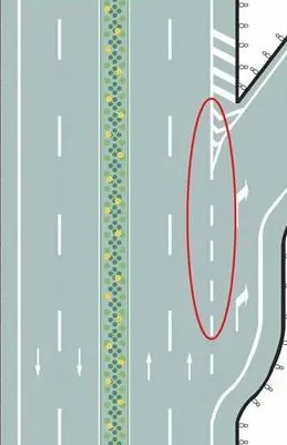 路面上白色虚线和三角地带标线组成的是什么标线?-有驾