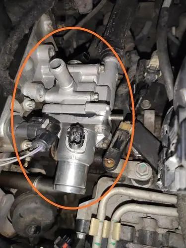 别克英朗吹洗泵在哪里-有驾