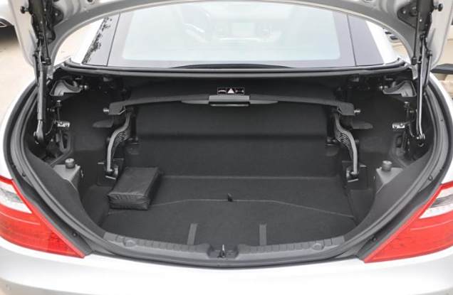 汽车定位器一般他们都装在哪里的-有驾 汽车定位器一般他们都装在哪里的-有驾