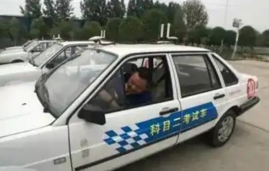科二头伸出窗外扣分吗-有驾 科二头伸出窗外扣分吗-有驾
