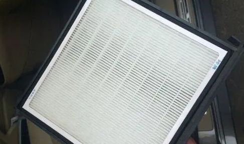 奔驰v260l空调滤芯装在什么位置-有驾 奔驰v260l空调滤芯装在什么位置-有驾