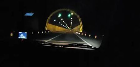 车上的side是什么意思-有驾