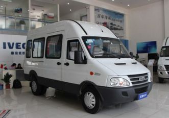 小型专用客车和小型普通客车区别-有驾