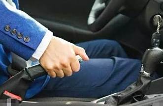 轿车怎样才能放出汽油来-有驾