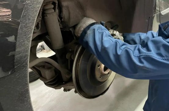 刹车片厚度怎么检查-有驾 刹车片厚度怎么检查-有驾