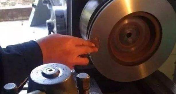 汽车起步的时候滋滋响-有驾 汽车起步的时候滋滋响-有驾