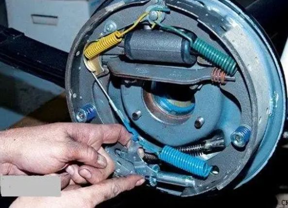 宝马x3驻车制动器失效怎么办-有驾