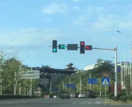 路口左转正确的方法-有驾