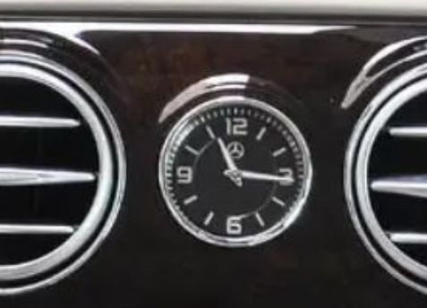 奔驰中间有个表什么车-有驾