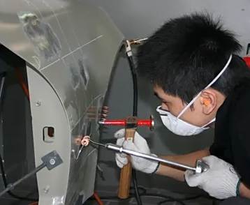 汽车被冰雹砸的小坑如何修复-有驾 汽车被冰雹砸的小坑如何修复-有驾