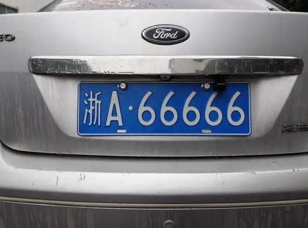 旧车牌照能换新车上吗-有驾